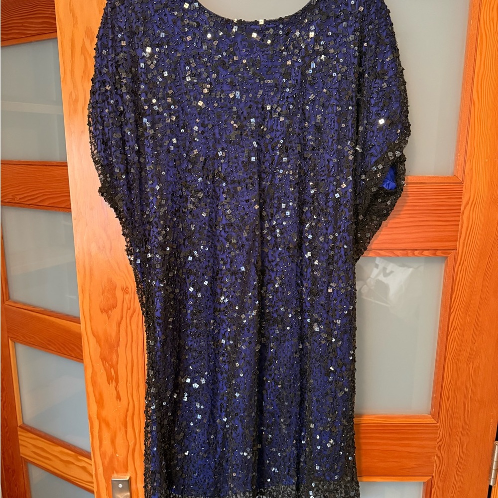 Elegant Sequin Dress in Black and Blue